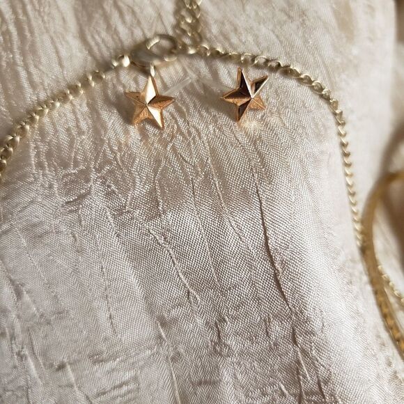 Matching necklace, earring, bracelet set - Picture 5 of 8